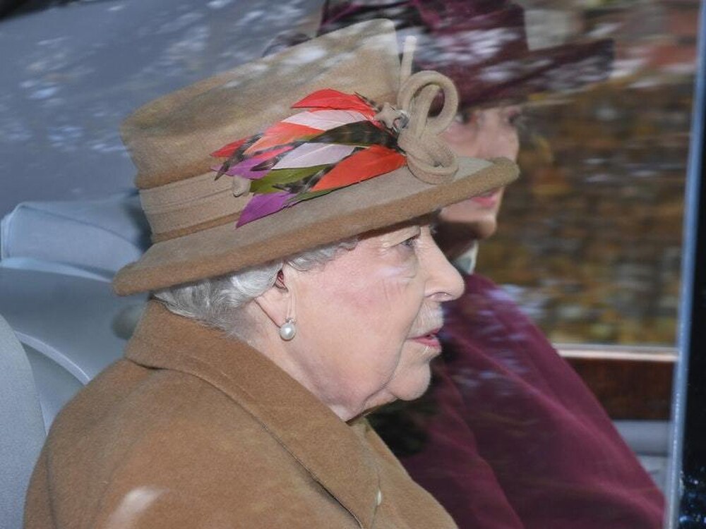 What type of Hearing Aid Is Better For The Queen Elizabeth Wearing